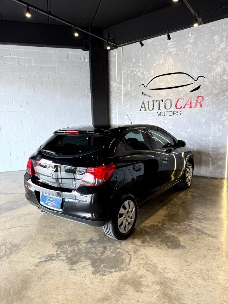 ONIX 1.4 MPFI LT 8V FLEX 4P MANUAL - 2015 - CAXIAS DO SUL