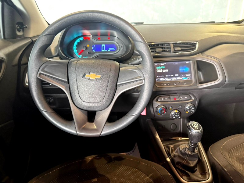 ONIX 1.4 MPFI LT 8V FLEX 4P MANUAL - 2015 - CAXIAS DO SUL