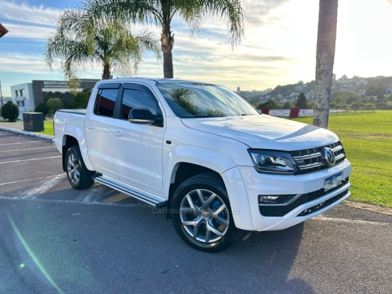 AMAROK 3.0 V6 TDI HIGHLINE CD DIESEL 4MOTION AUTOMÁTICO - 2018 - CARLOS BARBOSA