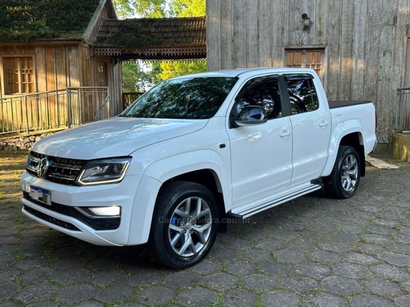 AMAROK 3.0 V6 TDI HIGHLINE CD DIESEL 4MOTION AUTOMÁTICO - 2018 - CARLOS BARBOSA