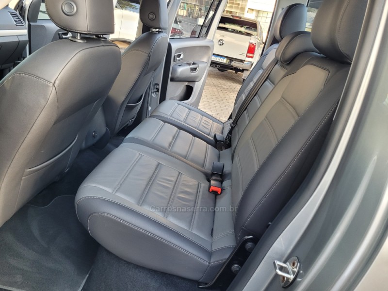 AMAROK 3.0 V6 TDI HIGHLINE CD DIESEL 4MOTION AUTOMÁTICO - 2023 - CAXIAS DO SUL
