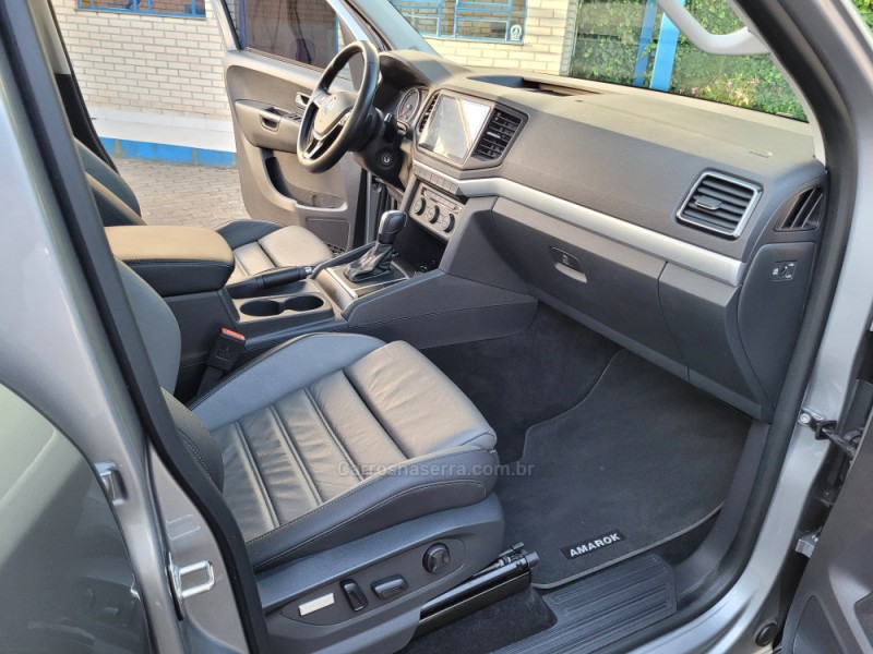 AMAROK 3.0 V6 TDI HIGHLINE CD DIESEL 4MOTION AUTOMÁTICO - 2023 - CAXIAS DO SUL