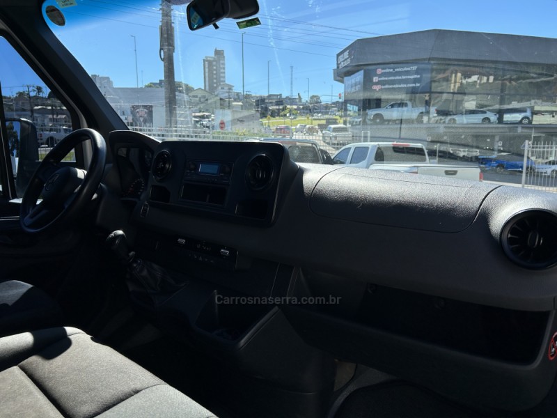 SPRINTER 2.2 CHASSI 516 LONGO DIESEL 3P MANUAL - 2021 - FARROUPILHA