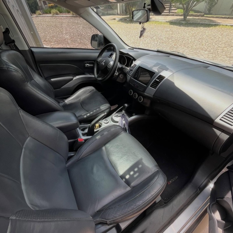 OUTLANDER 3.0 GT4 4X4 V6 24V GASOLINA 4P AUTOMÁTICO - 2011 - NOVA PETRóPOLIS