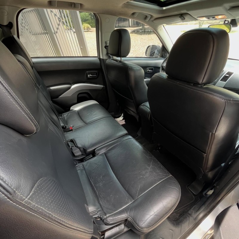 OUTLANDER 3.0 GT4 4X4 V6 24V GASOLINA 4P AUTOMÁTICO - 2011 - NOVA PETRóPOLIS