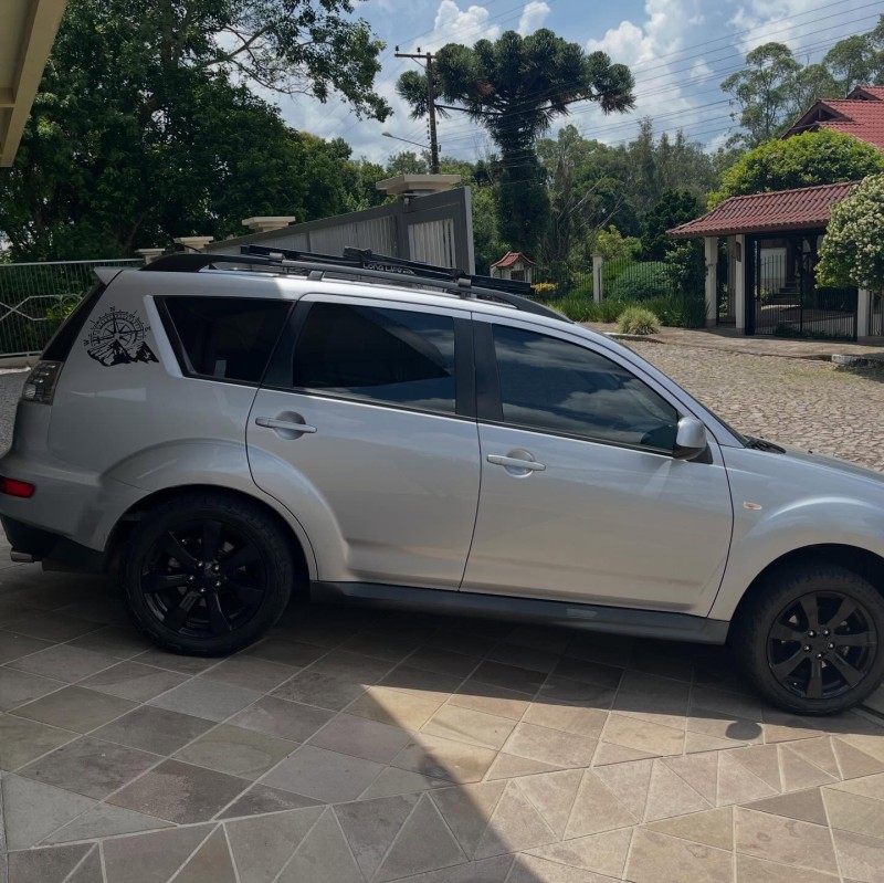 OUTLANDER 3.0 GT4 4X4 V6 24V GASOLINA 4P AUTOMÁTICO - 2011 - NOVA PETRóPOLIS