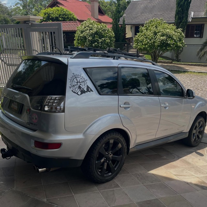 OUTLANDER 3.0 GT4 4X4 V6 24V GASOLINA 4P AUTOMÁTICO - 2011 - NOVA PETRóPOLIS