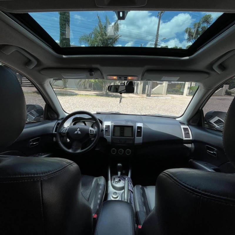 OUTLANDER 3.0 GT4 4X4 V6 24V GASOLINA 4P AUTOMÁTICO - 2011 - NOVA PETRóPOLIS