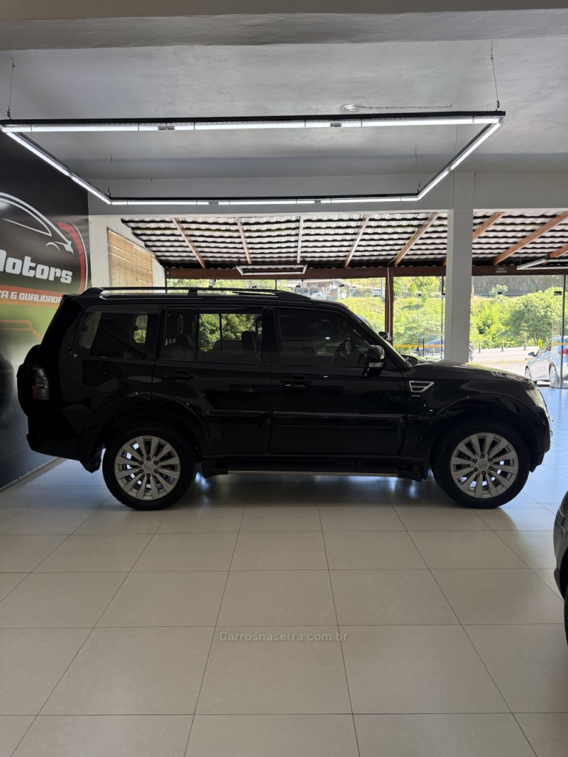PAJERO FULL 3.2 HPE 4X4 16V DIESEL 4P AUTOMÁTICO - 2016 - FARROUPILHA