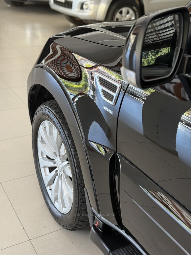PAJERO FULL 3.2 HPE 4X4 16V DIESEL 4P AUTOMÁTICO - 2016 - FARROUPILHA