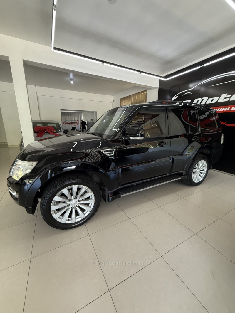 PAJERO FULL 3.2 HPE 4X4 16V DIESEL 4P AUTOMÁTICO - 2016 - FARROUPILHA