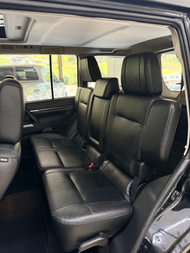 PAJERO FULL 3.2 HPE 4X4 16V DIESEL 4P AUTOMÁTICO - 2016 - FARROUPILHA