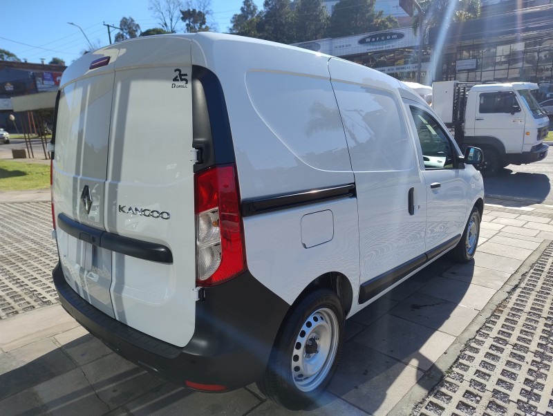 KANGOO 1.6 EXPRESSION 16V FLEX 4P MANUAL - 2025 - CAXIAS DO SUL