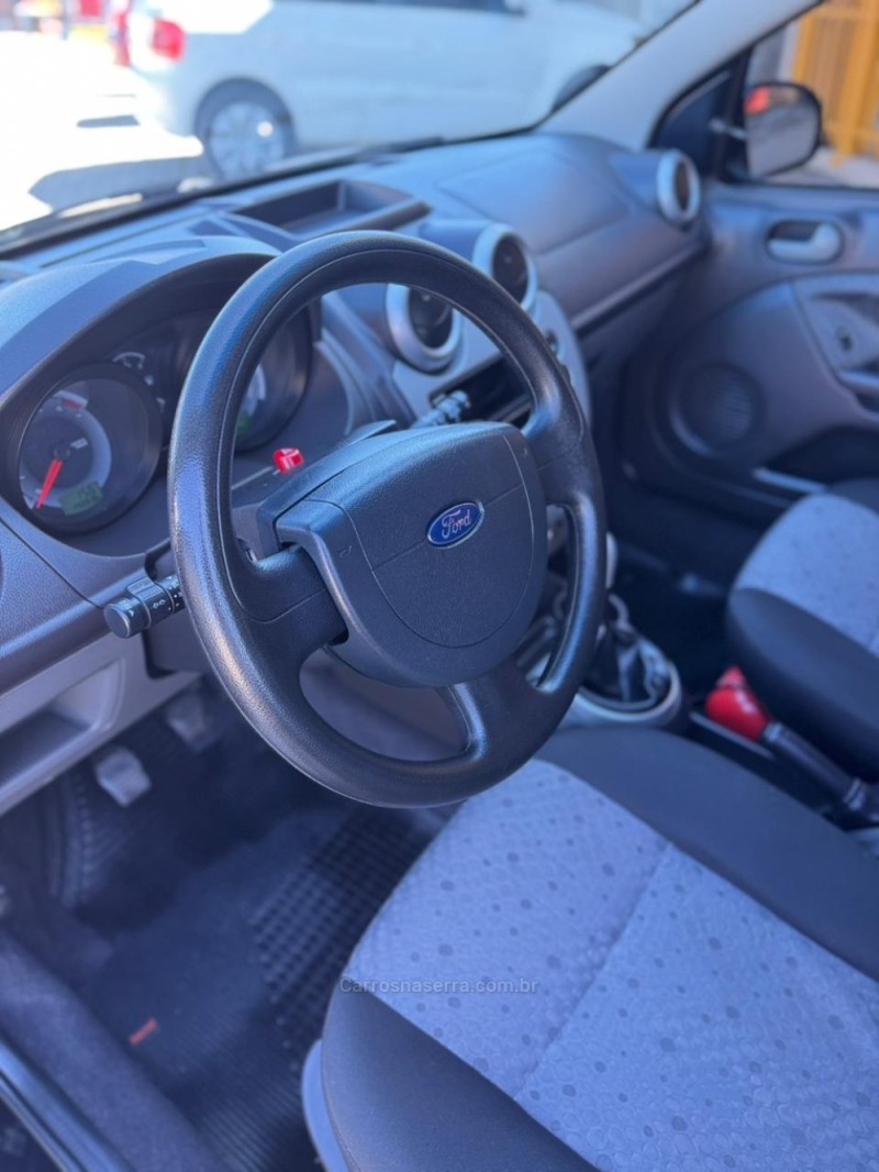FIESTA 1.6 MPI 8V GASOLINA 4P MANUAL - 2012 - CAXIAS DO SUL