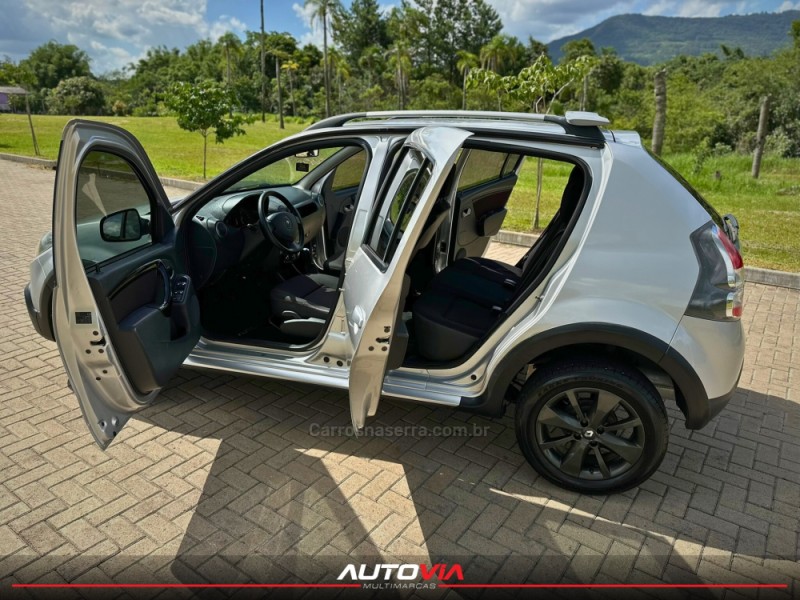 SANDERO 1.6 STEPWAY 8V FLEX 4P MANUAL - 2012 - SAPIRANGA