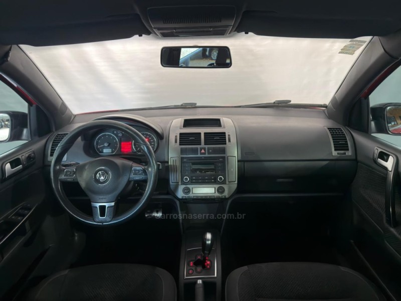POLO 1.6 MI SPORTLINE 8V FLEX 4P AUTOMATIZADO - 2012 - NOVA PRATA