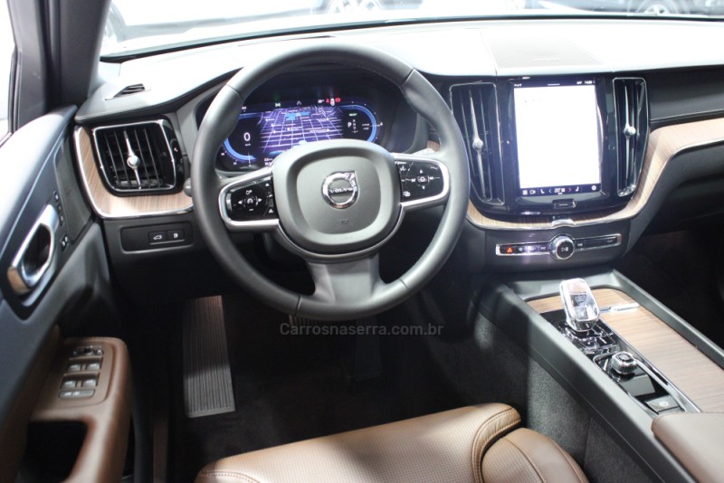 XC60 2.0 T8 ULTIMATE AWD HIBRIDO 4P AUTOMÁTICO - 2024 - CAXIAS DO SUL