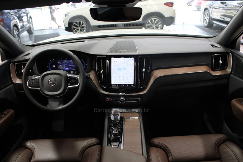 XC60 2.0 T8 ULTIMATE AWD HIBRIDO 4P AUTOMÁTICO - 2024 - CAXIAS DO SUL