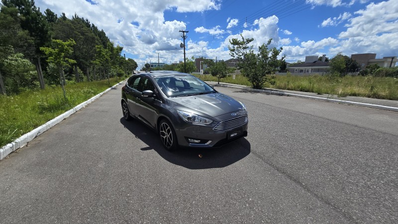 FOCUS 2.0 TITANIUM PLUS 16V FLEX 4P AUTOMÁTICO - 2016 - BENTO GONçALVES