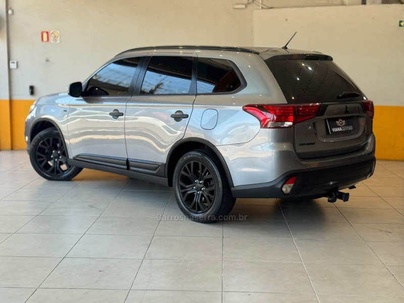 OUTLANDER 3.0 GT 4X4 V6 24V GASOLINA 4P AUTOMÁTICO - 2016 - SAPUCAIA DO SUL