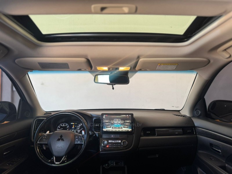 OUTLANDER 3.0 GT 4X4 V6 24V GASOLINA 4P AUTOMÁTICO - 2016 - SAPUCAIA DO SUL