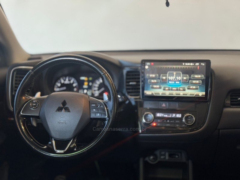 OUTLANDER 3.0 GT 4X4 V6 24V GASOLINA 4P AUTOMÁTICO - 2016 - SAPUCAIA DO SUL