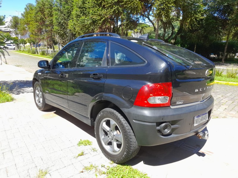 ACTYON 2.3 GLX 4X2 16V 150CV GASOLINA 4P AUTOMÁTICO - 2011 - FARROUPILHA
