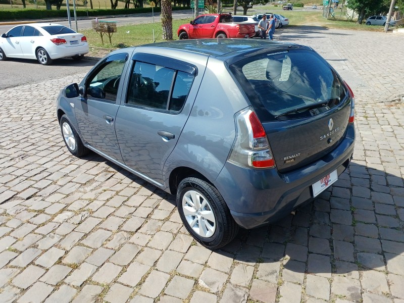 SANDERO 1.0 AUTHENTIQUE 16V FLEX 4P MANUAL - 2014 - FLORES DA CUNHA