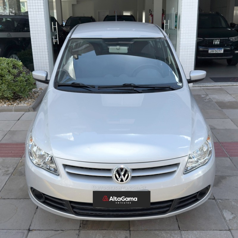 VOYAGE 1.0 MI TRENDLINE 8V FLEX 4P MANUAL - 2009 - FLORES DA CUNHA