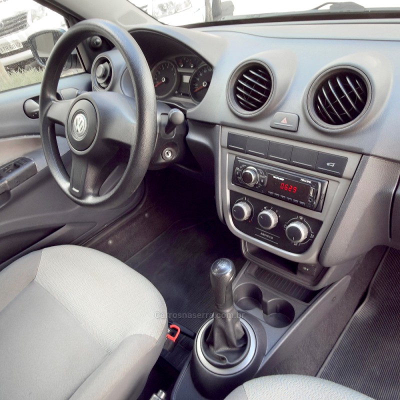 VOYAGE 1.0 MI TRENDLINE 8V FLEX 4P MANUAL - 2009 - FLORES DA CUNHA