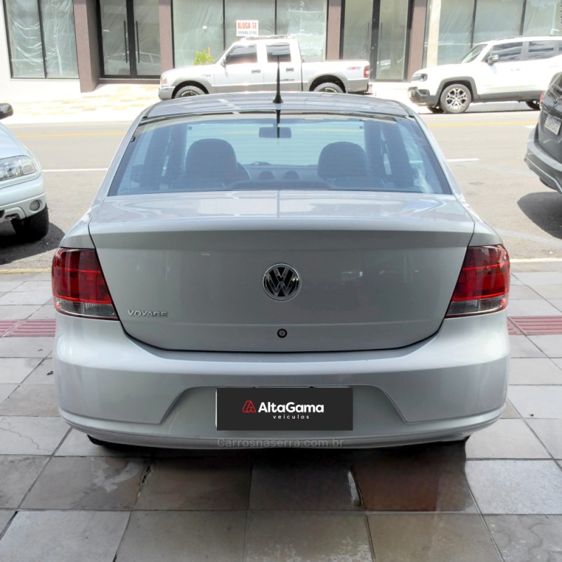 VOYAGE 1.0 MI TRENDLINE 8V FLEX 4P MANUAL - 2009 - FLORES DA CUNHA