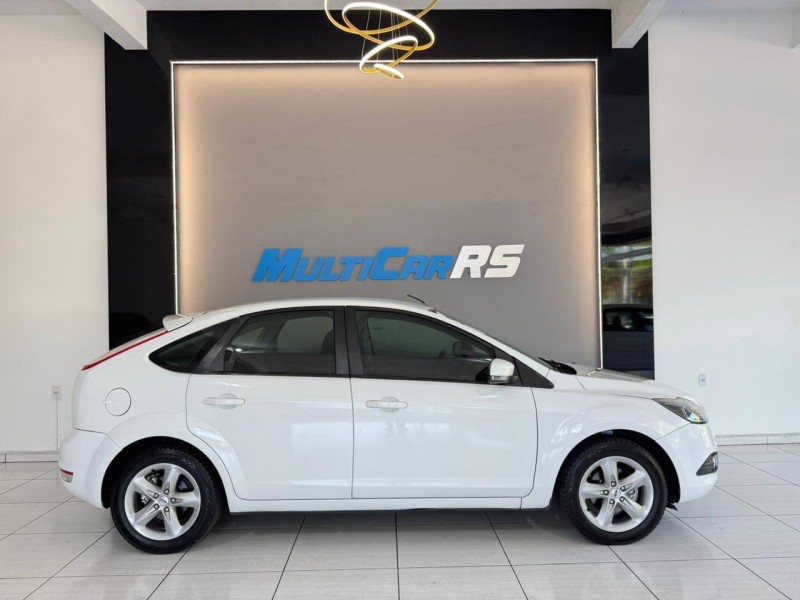 FOCUS 1.6 8V FLEX 4P MANUAL - 2012 - ESTâNCIA VELHA