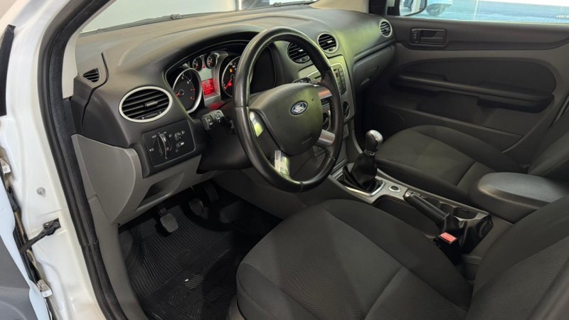 FOCUS 1.6 8V FLEX 4P MANUAL - 2012 - ESTâNCIA VELHA