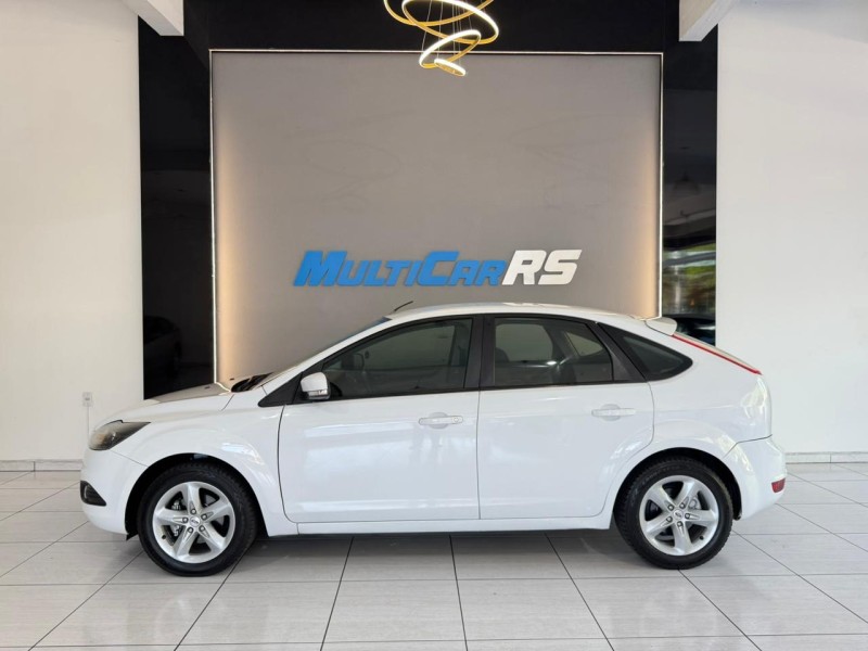 FOCUS 1.6 8V FLEX 4P MANUAL - 2012 - ESTâNCIA VELHA