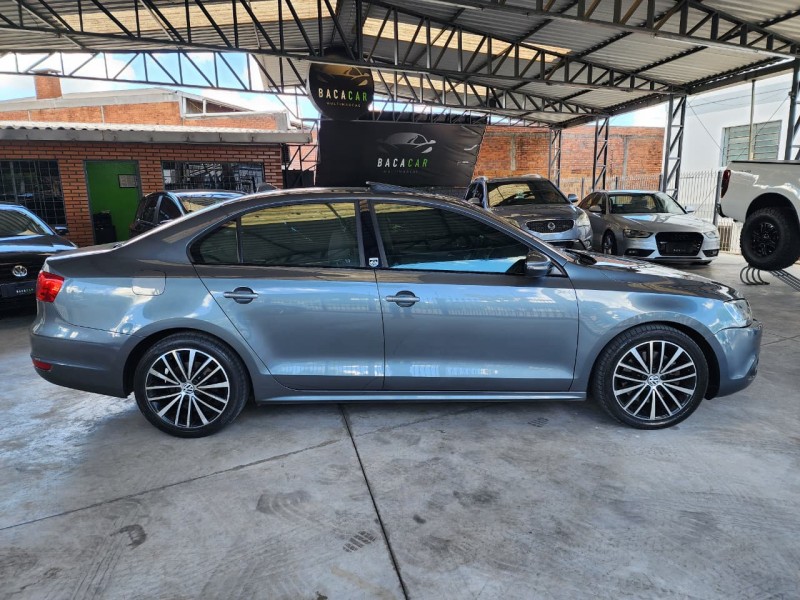 JETTA 2.0 TSI DSG HIGHLINE 200CV GASOLINA 4P AUTOMÁTICO - 2012 - CAXIAS DO SUL