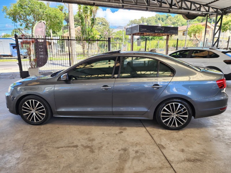 JETTA 2.0 TSI DSG HIGHLINE 200CV GASOLINA 4P AUTOMÁTICO - 2012 - CAXIAS DO SUL