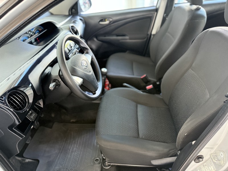 ETIOS 1.3 X 16V FLEX 4P MANUAL - 2014 - CAXIAS DO SUL