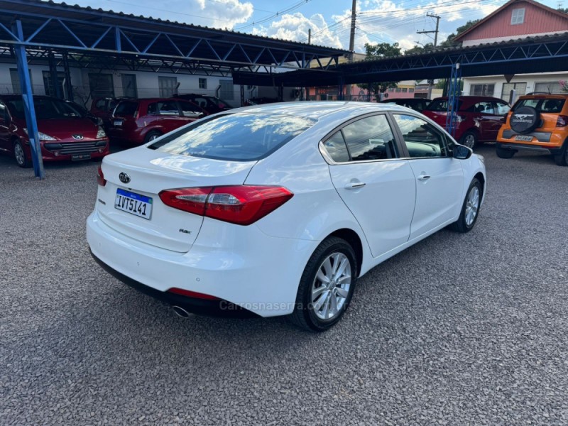 CERATO 1.6 E.221 SEDAN 16V GASOLINA 4P AUTOMÁTICO - 2015 - IGREJINHA