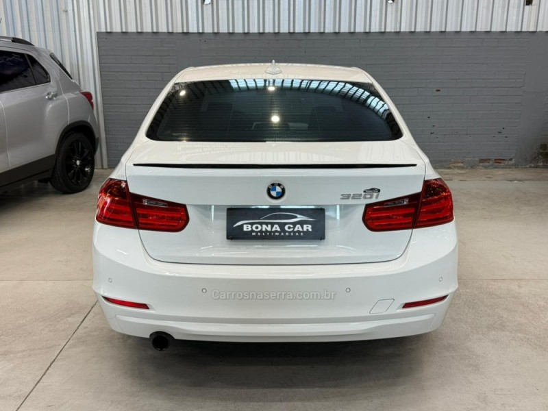 320I 2.0 MODERN 16V TURBO GASOLINA 4P AUTOMÁTICO - 2013 - CAXIAS DO SUL