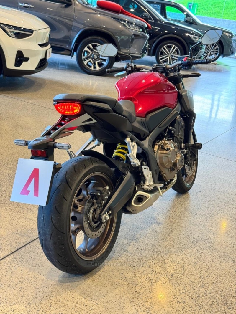 CB 650R  - 2022 - GARIBALDI