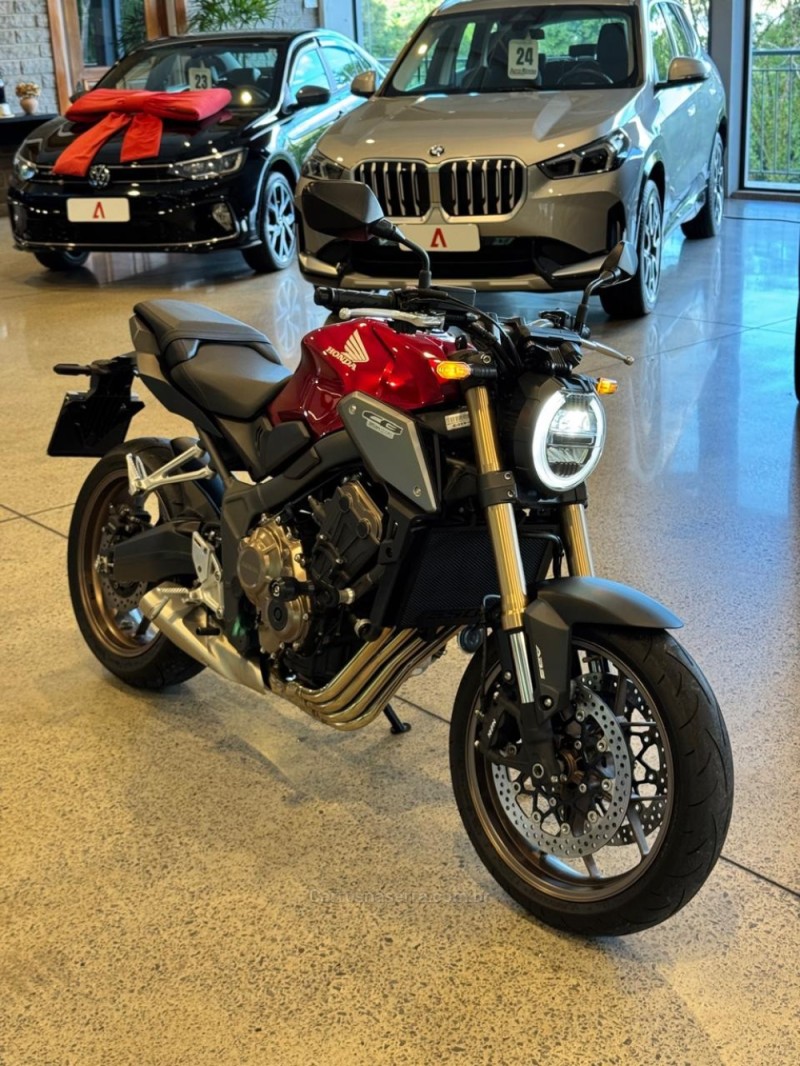 CB 650R  - 2022 - GARIBALDI