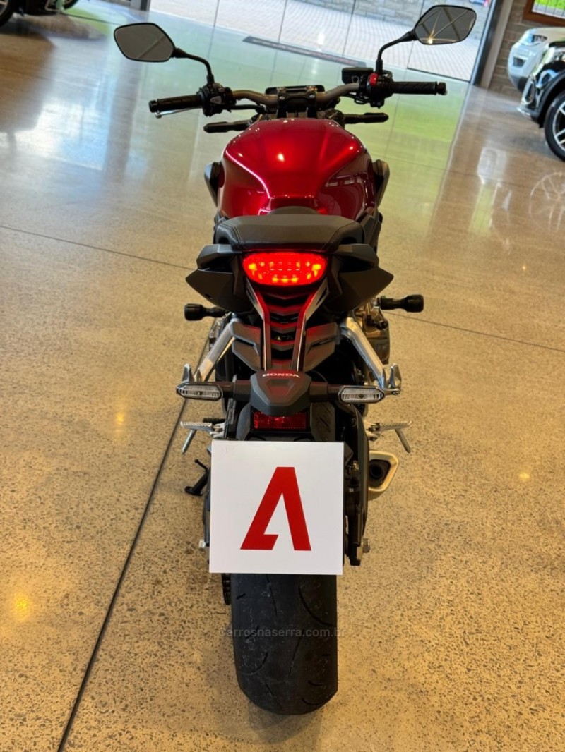 CB 650R  - 2022 - GARIBALDI