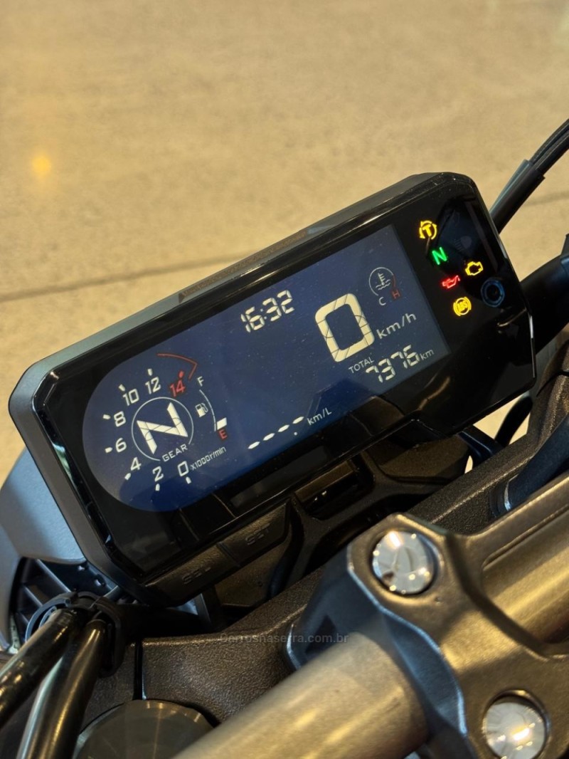 CB 650R  - 2022 - GARIBALDI