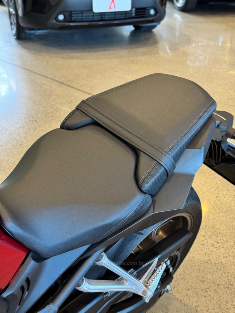 CB 650R  - 2022 - GARIBALDI