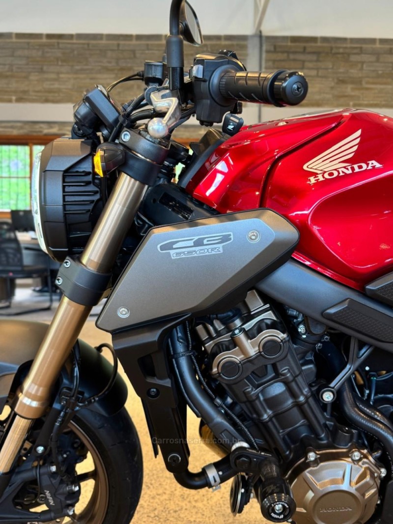 CB 650R  - 2022 - GARIBALDI