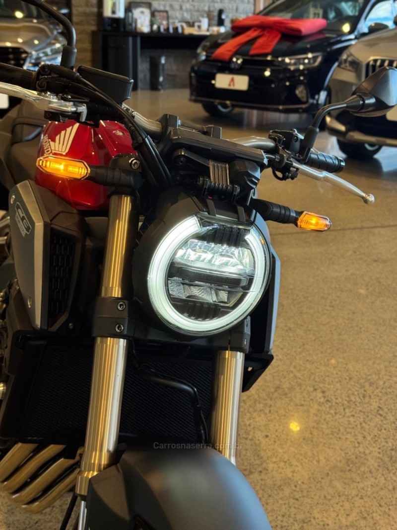 CB 650R  - 2022 - GARIBALDI