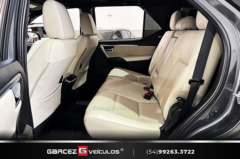 HILUX SW4 2.8 SRX 4X4 DIAMOND 16V TURBO DIESEL 4P 7 LUGARES AUTOMÁTICO - 2022 - BENTO GONçALVES