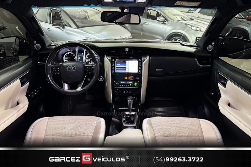 HILUX SW4 2.8 SRX 4X4 DIAMOND 16V TURBO DIESEL 4P 7 LUGARES AUTOMÁTICO - 2022 - BENTO GONçALVES