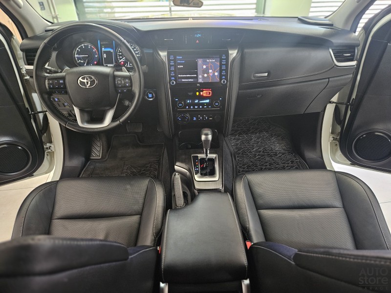 HILUX SW4 2.8 SRX 4X4 7 LUGARES 16V TURBO INTERCOOLER DIESEL 4P AUTOMÁTICO - 2021 - CAXIAS DO SUL