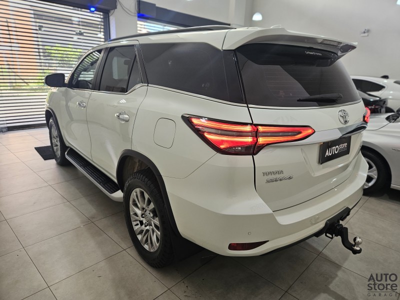 HILUX SW4 2.8 SRX 4X4 7 LUGARES 16V TURBO INTERCOOLER DIESEL 4P AUTOMÁTICO - 2021 - CAXIAS DO SUL